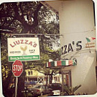 Liuzza's Restaurant Bar outside