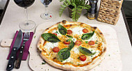 Lucca Pizza Pasta Bar food