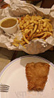 Lee’s Fish And Chips food