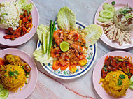 Jirapan Khao Mok Kai food