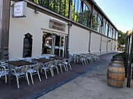 Bistrot des Halles inside