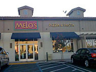 Melo's Pizza Pasta outside