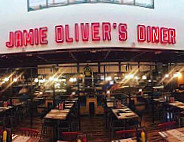 Jamie Oliver's Diner Gatwick inside