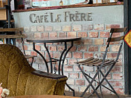 Café Le Frère inside