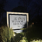 Winsor House Inn outside