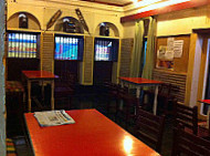 Yogi Lodge Restaurant inside
