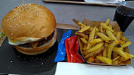 Lart'isan Burger food