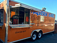 Taqueria Isabel Food Truck outside