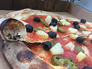Nonna's Gourmet Pizza Co food