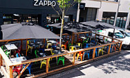 Zappo outside