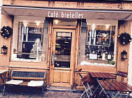 Café Bretelles inside