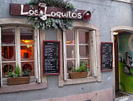 Los Loquitos outside
