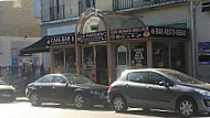 Le Bar Parisien inside