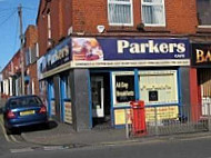 Parkers Cafe outside