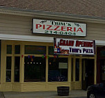 Trim's Pizza outside