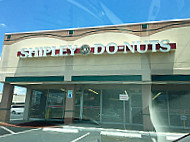 Shipley Do-nuts outside