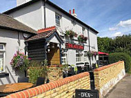 The Red Lion Chobham outside