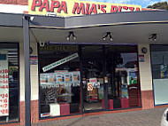 Papa Mias Wood Oven Pizza outside