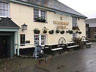 The Edgcumbe Arms outside