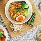 Bafang Noodles More (po Lam) food