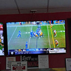 Putney's Pitstop Sports And Grill inside
