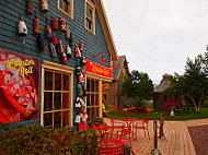 Dave's Lobster Cavendish outside