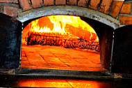 Pizzaria E Brunella inside