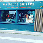 Ma Poule Grillee outside