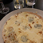 Pizzeria Kmotra food