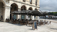 Cafe Des Arts Bayonne inside