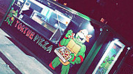 Tortue Pizza inside