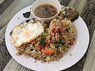 No.5 D'hill Kaki Bukit Larut food