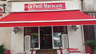 Le Petit Marocain outside