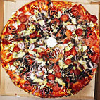 Dantes California Style Pizza food