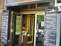 Diana Klöthe Cafe Zuckerhut outside