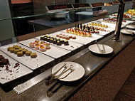 Kuma Sushi Seafood Buffet food