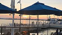 McLoone's Pier House National Harbor people