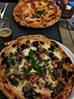 Pizzanapoli food