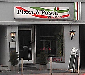 Pizzeria Italia, Yussif Thabet outside