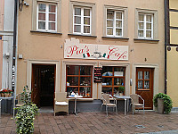 Pia`s Cafe inside