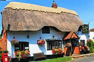 The Old Thatched Inn outside