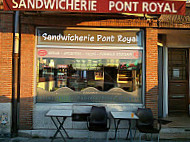 Sandwicherie Pont Royal inside