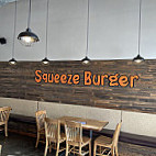 Squeeze Burger Galt inside