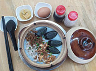 Claypot Mee Porridge Tabuan Jaya food