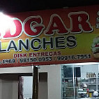 Edgar Lanches outside