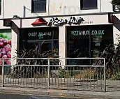 Pizza Hut Delivery Canterbury outside