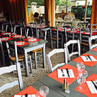 Restaurant Musical Le Pont Van Gogh chez Tina food