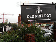 The Old Pint Pot outside