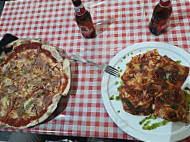 Pizzeria Leonidas food