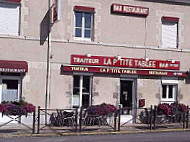 La Petite Tablee outside